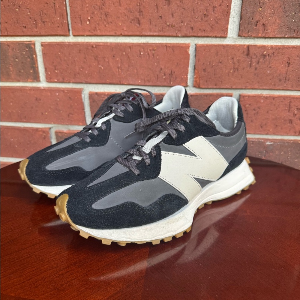 New Balance 327 - Black